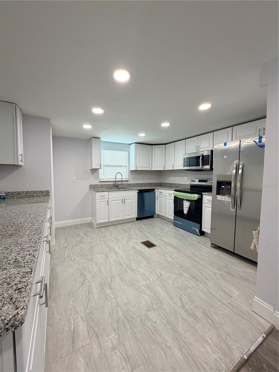 OAKWOOD MANOR - Residential