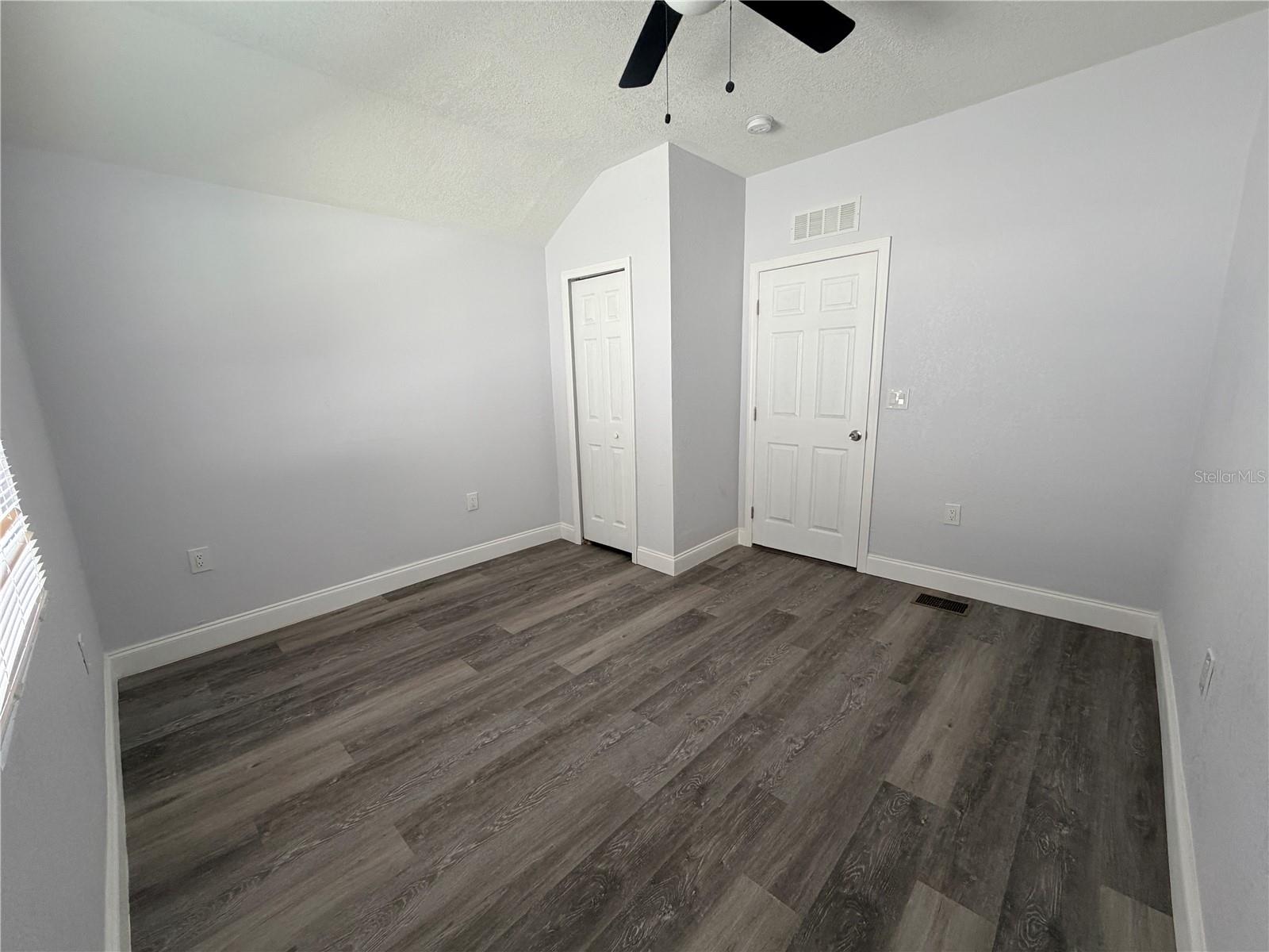 OAKWOOD MANOR - Residential