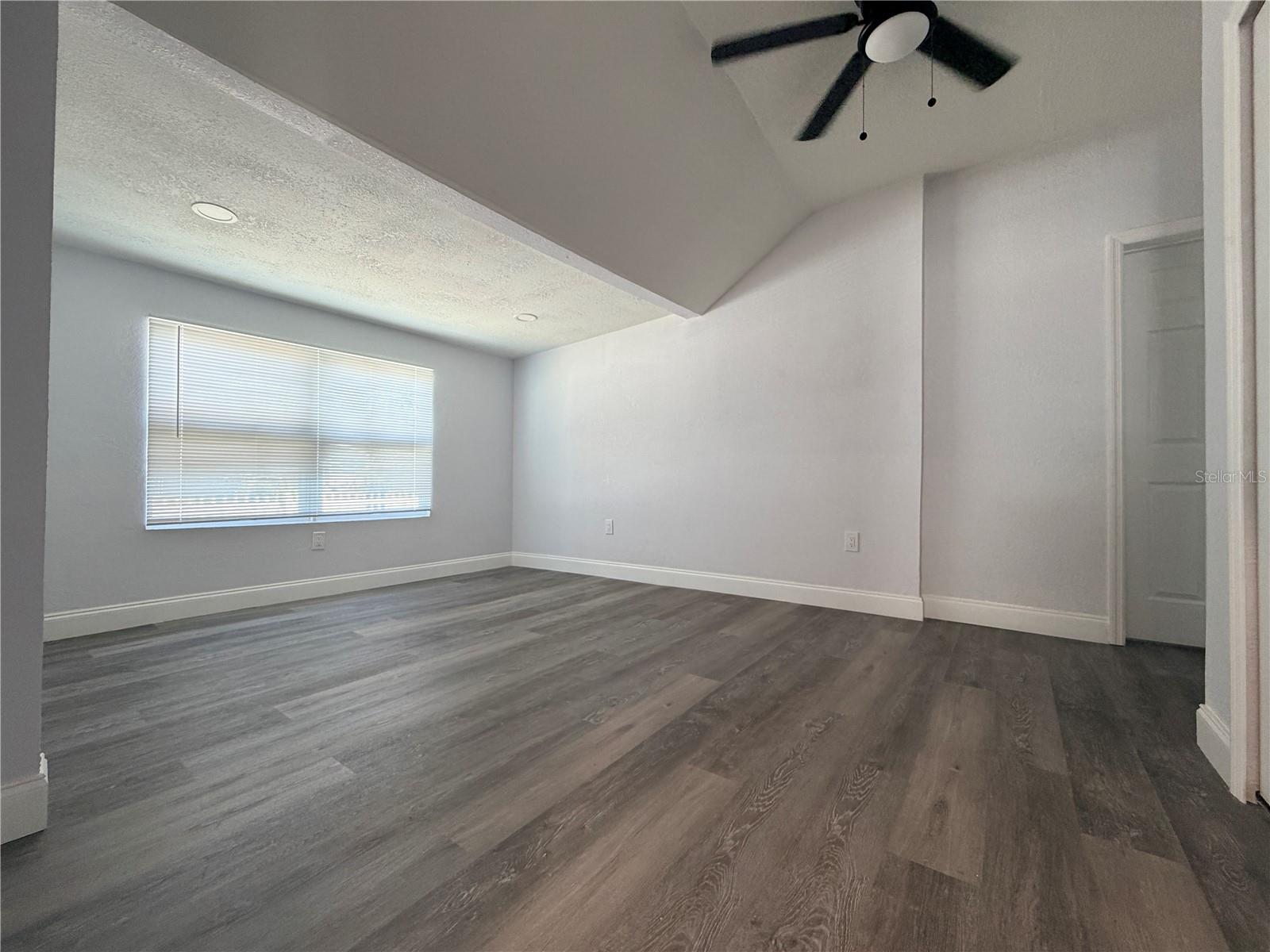 OAKWOOD MANOR - Residential