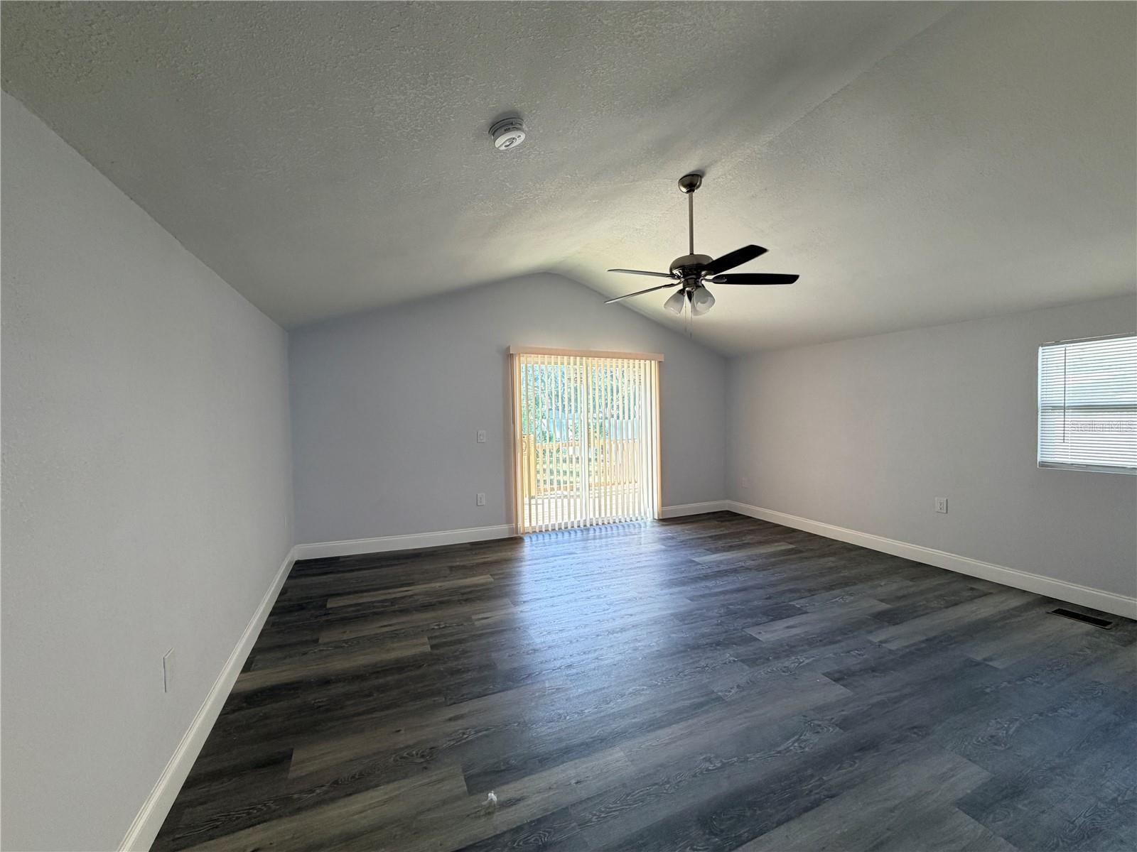 OAKWOOD MANOR - Residential