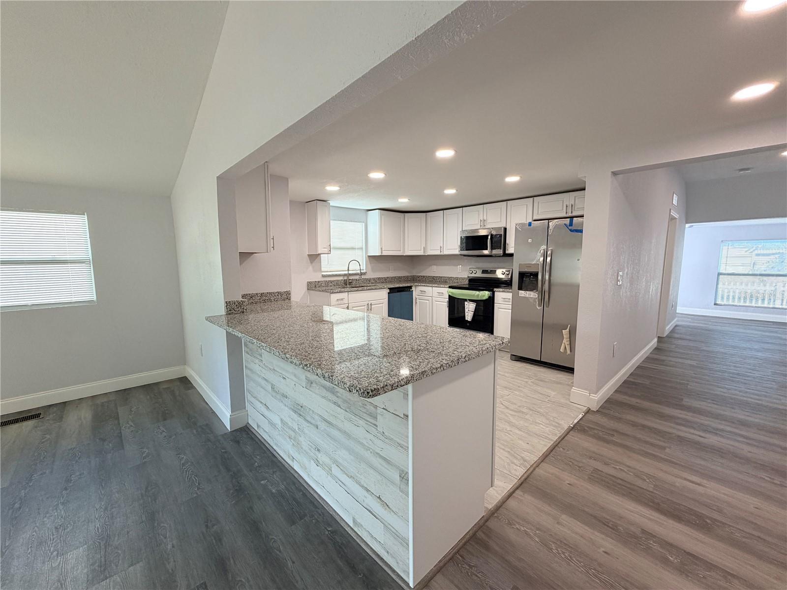 OAKWOOD MANOR - Residential