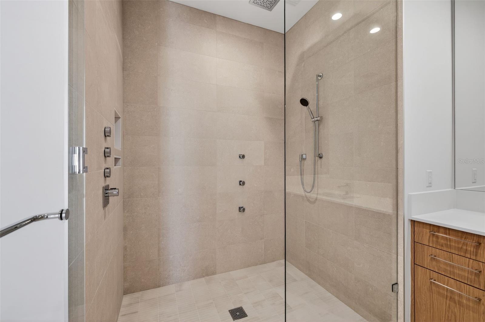 ART HOUSE - Residential