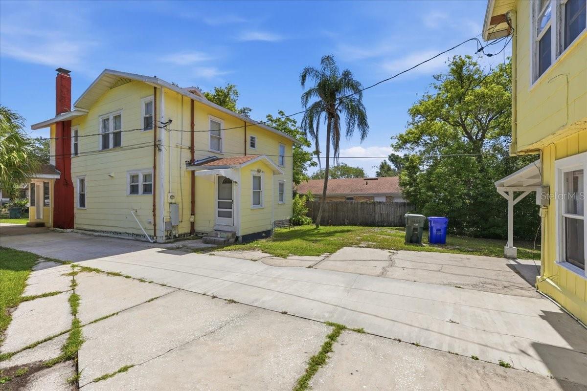 1049 MONROE STREET