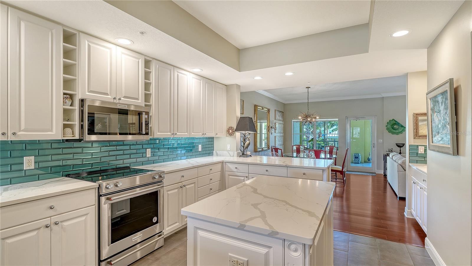 MARINA DEL SOL - Residential