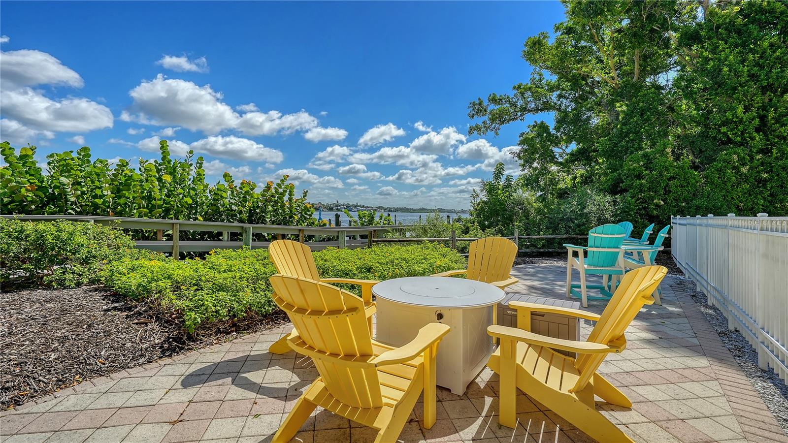 MARINA DEL SOL - Residential