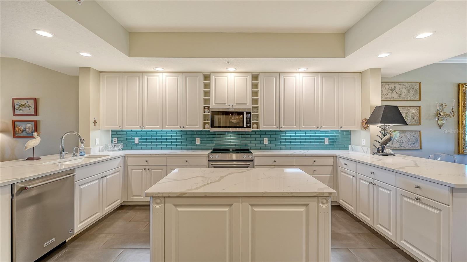 MARINA DEL SOL - Residential