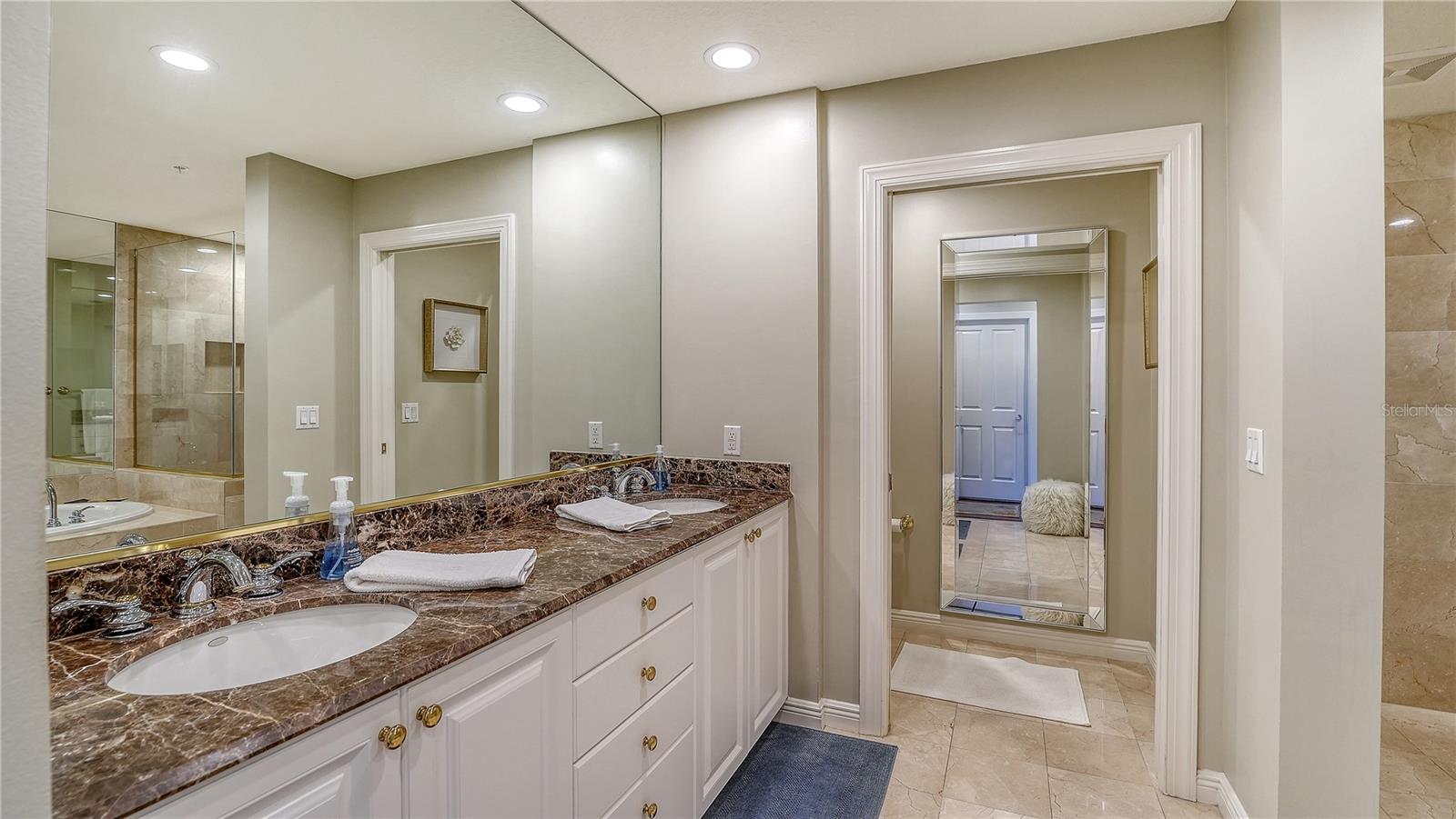 MARINA DEL SOL - Residential