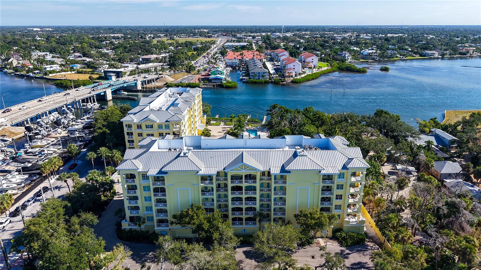 MARINA DEL SOL - Residential