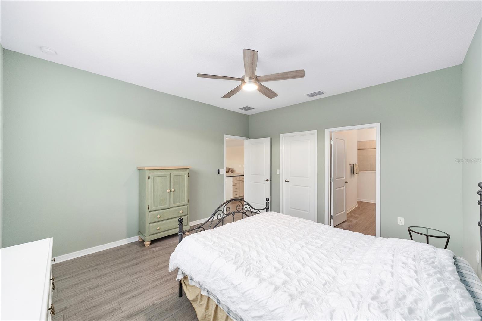 CALESA TOWNSHIP ROAN HILLS PH - Residential