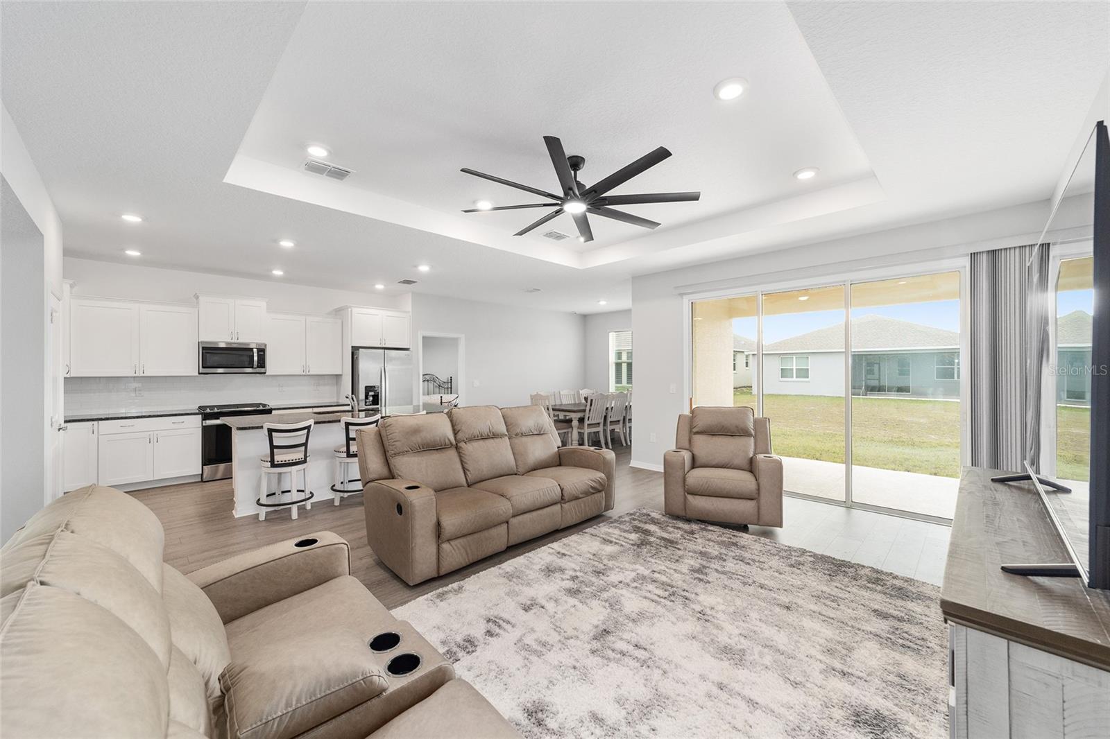 CALESA TOWNSHIP ROAN HILLS PH - Residential