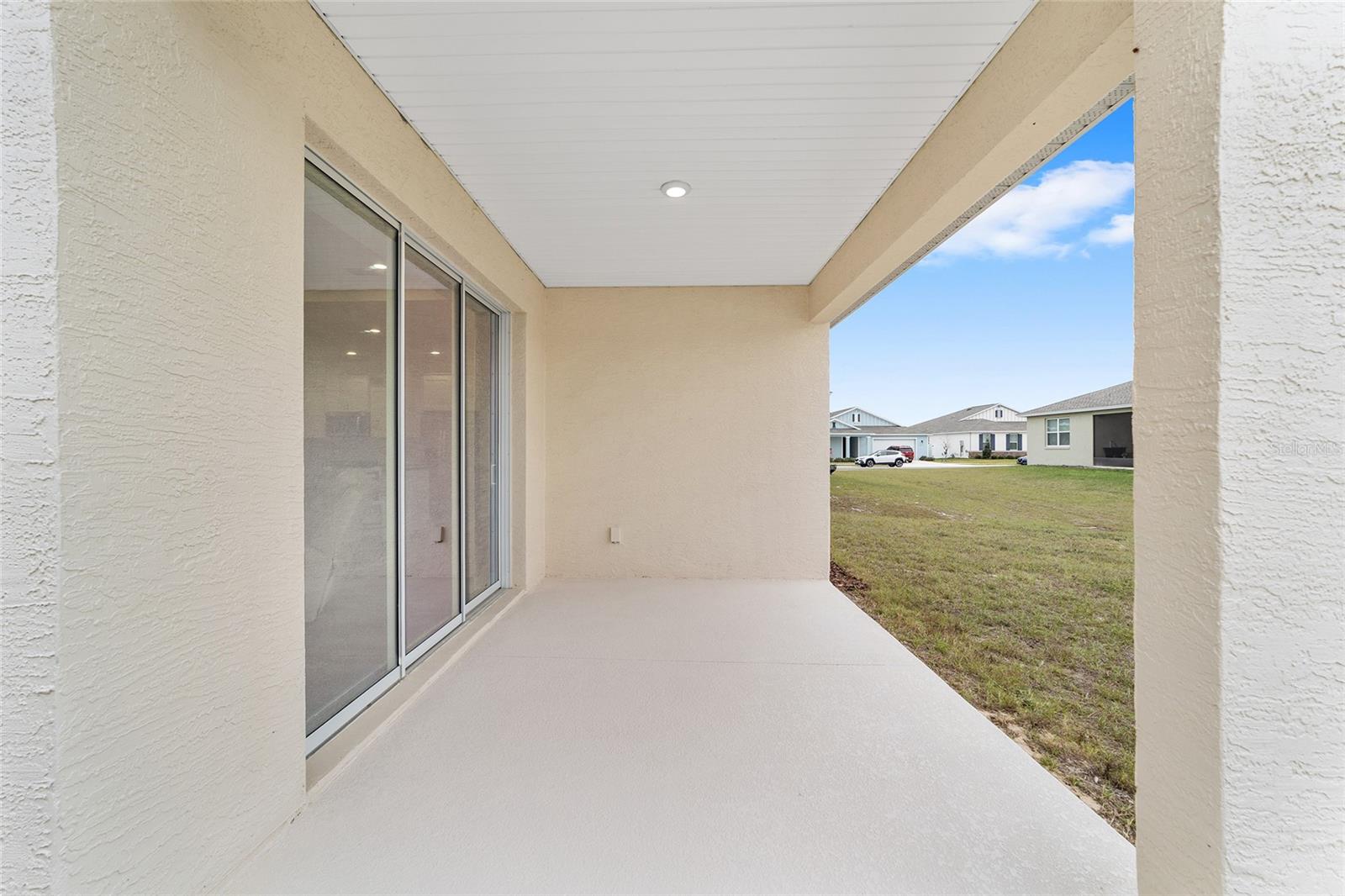 CALESA TOWNSHIP ROAN HILLS PH - Residential