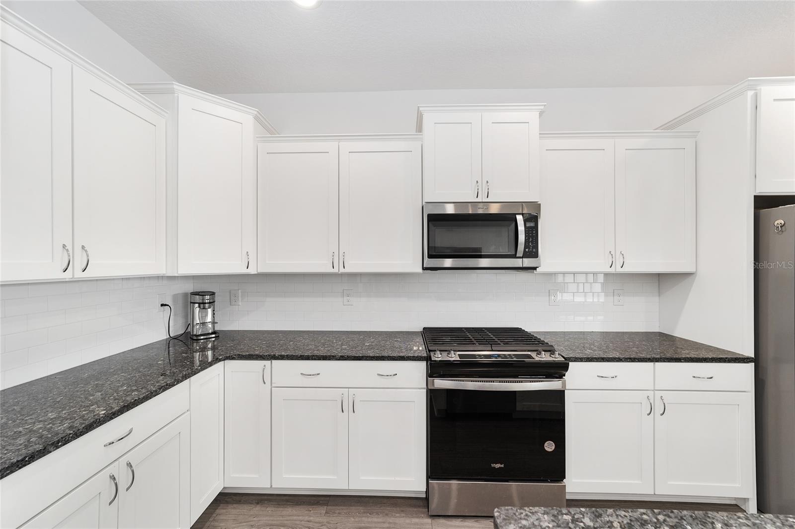 CALESA TOWNSHIP ROAN HILLS PH - Residential