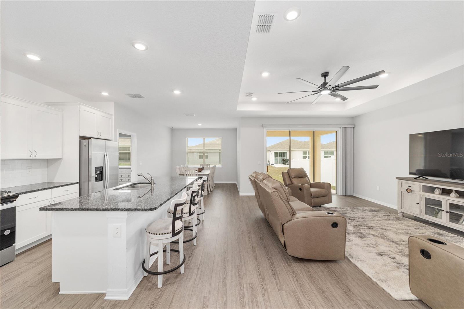 CALESA TOWNSHIP ROAN HILLS PH - Residential