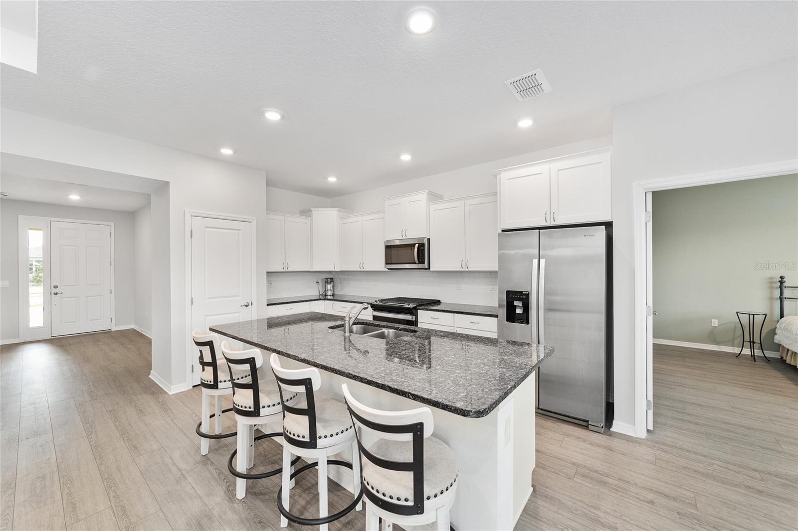 CALESA TOWNSHIP ROAN HILLS PH - Residential