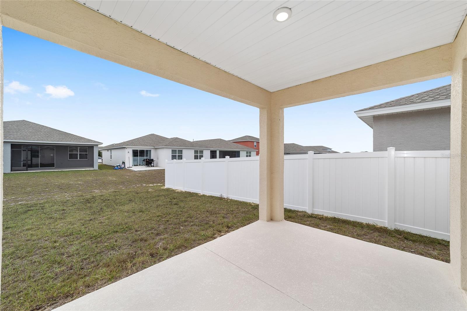 CALESA TOWNSHIP ROAN HILLS PH - Residential