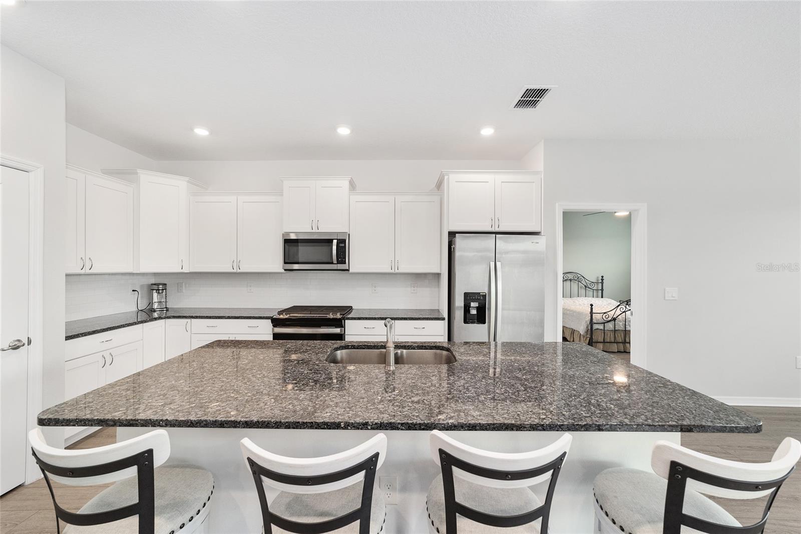 CALESA TOWNSHIP ROAN HILLS PH - Residential