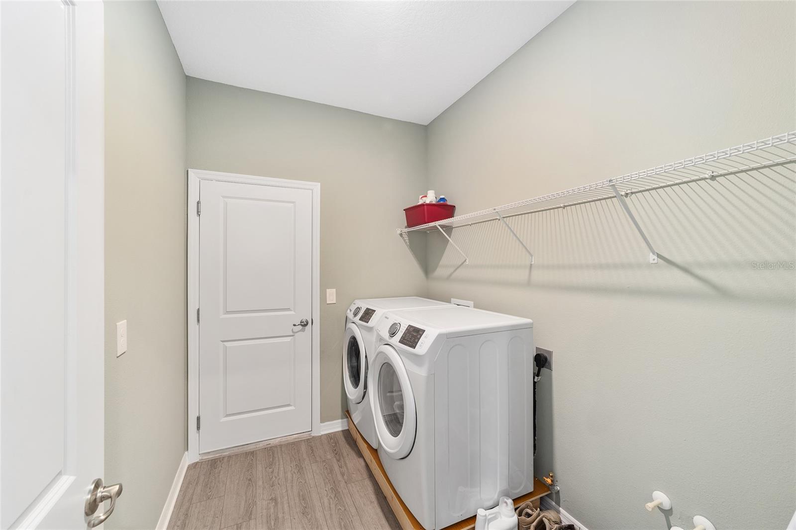 CALESA TOWNSHIP ROAN HILLS PH - Residential