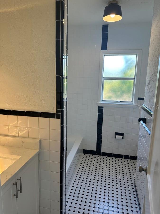 BAY VIEW HEIGHTS - Residential Lease