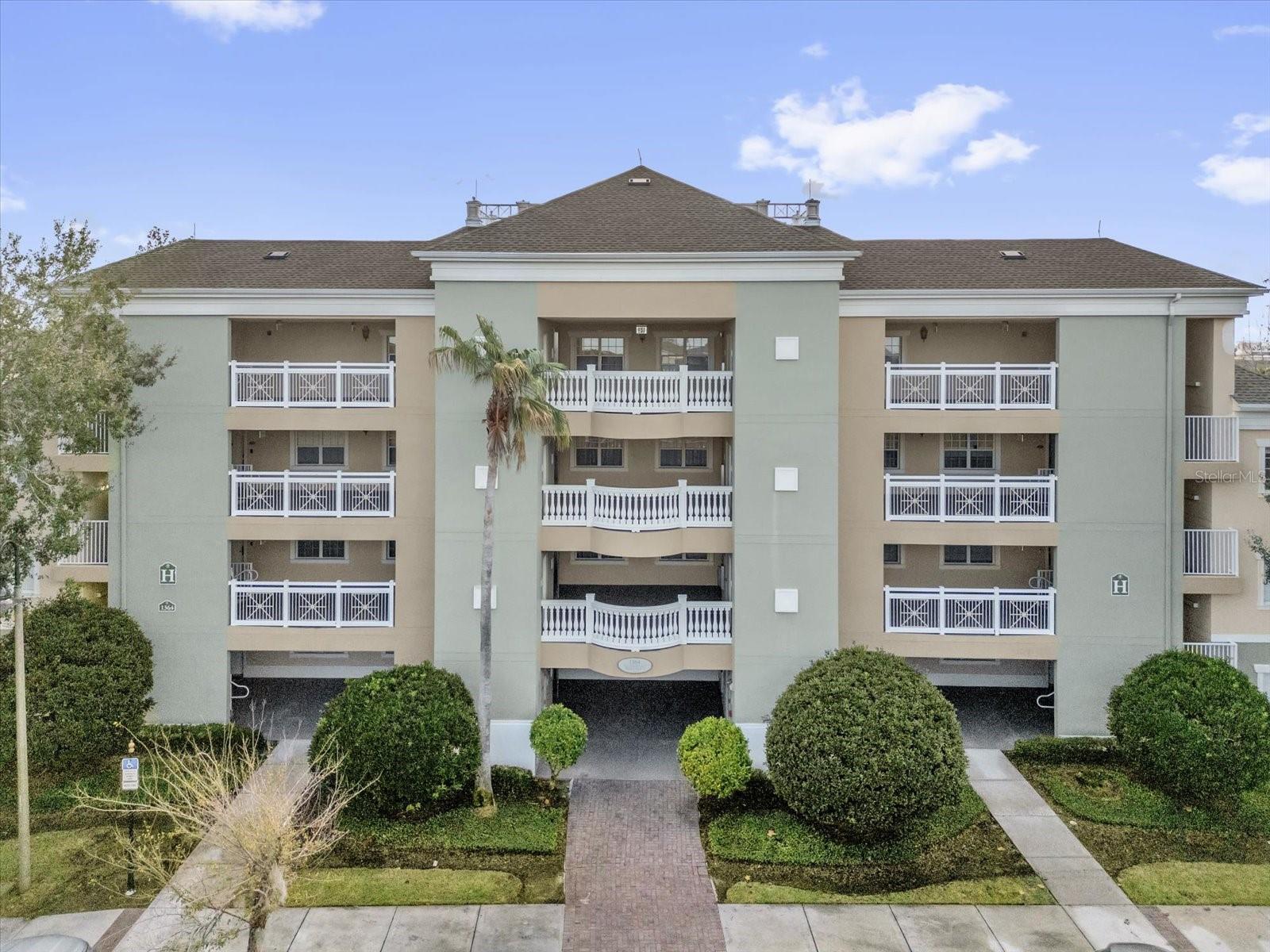 CENTRE COURT RIDGE PH 8 CONDO - Residential