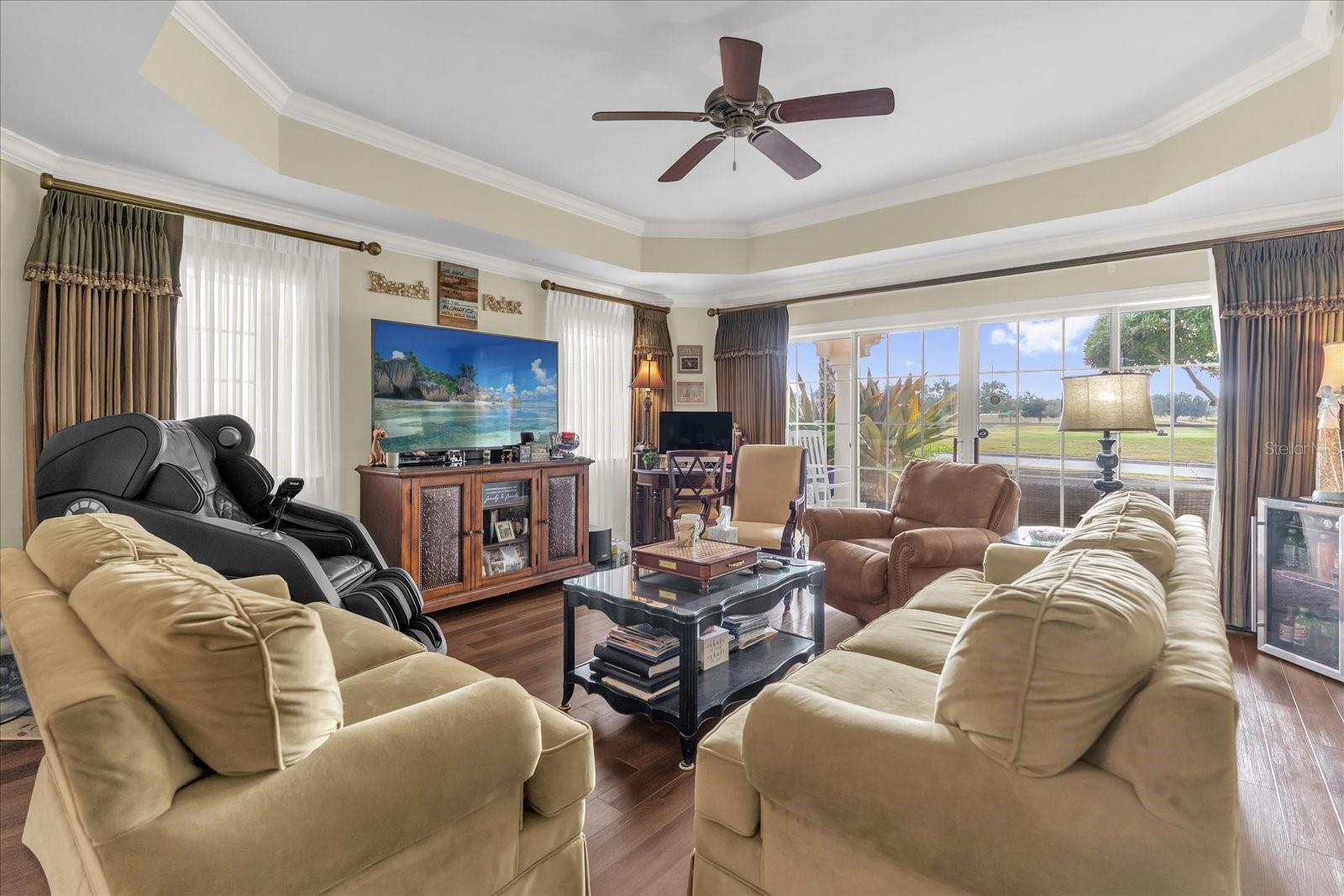 CENTRE COURT RIDGE PH 8 CONDO - Residential