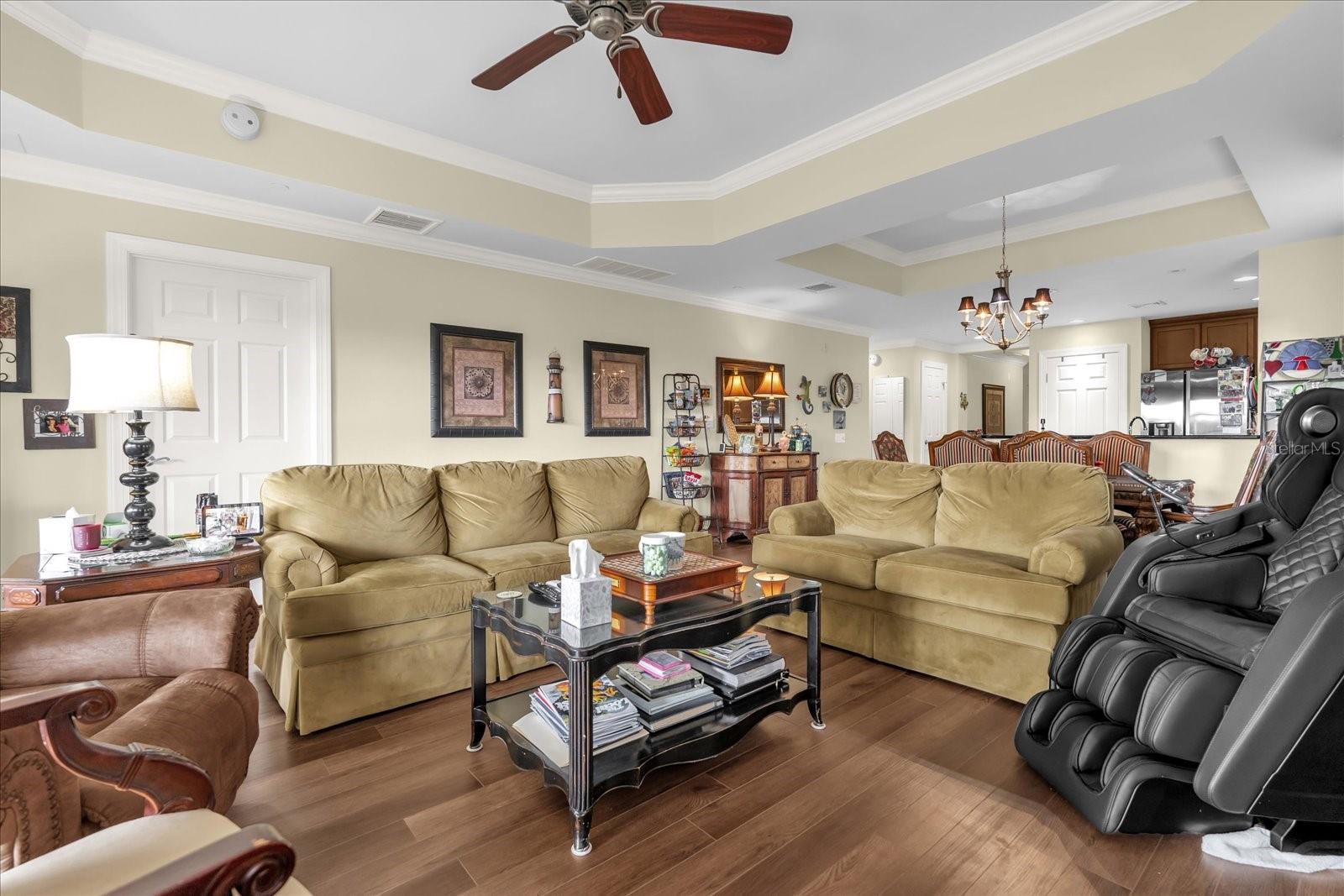 CENTRE COURT RIDGE PH 8 CONDO - Residential