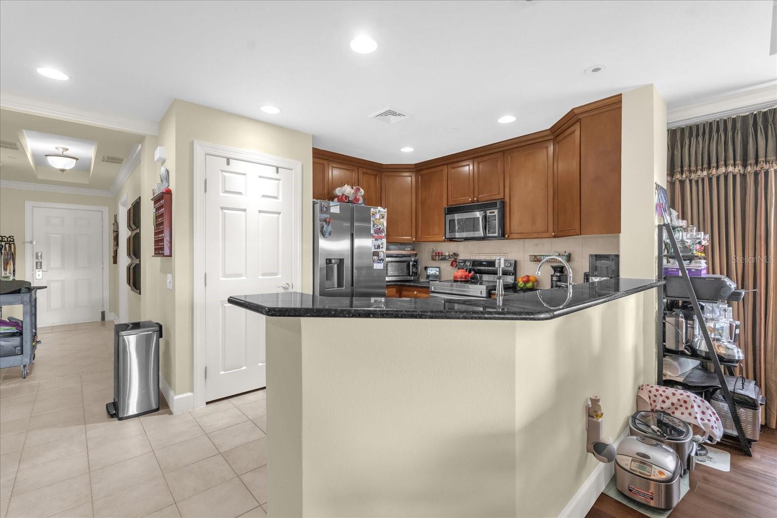 CENTRE COURT RIDGE PH 8 CONDO - Residential