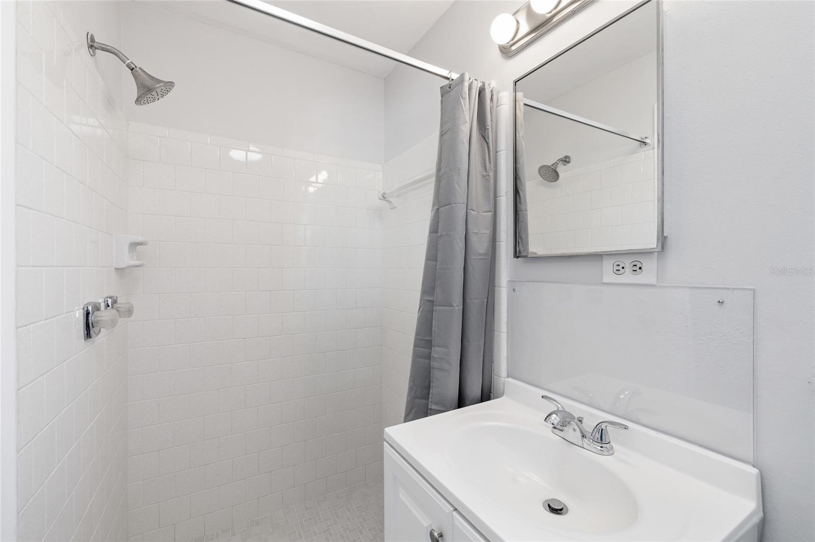 WILLIAMSDALE SQUARE 2ND ADD - Residential Lease