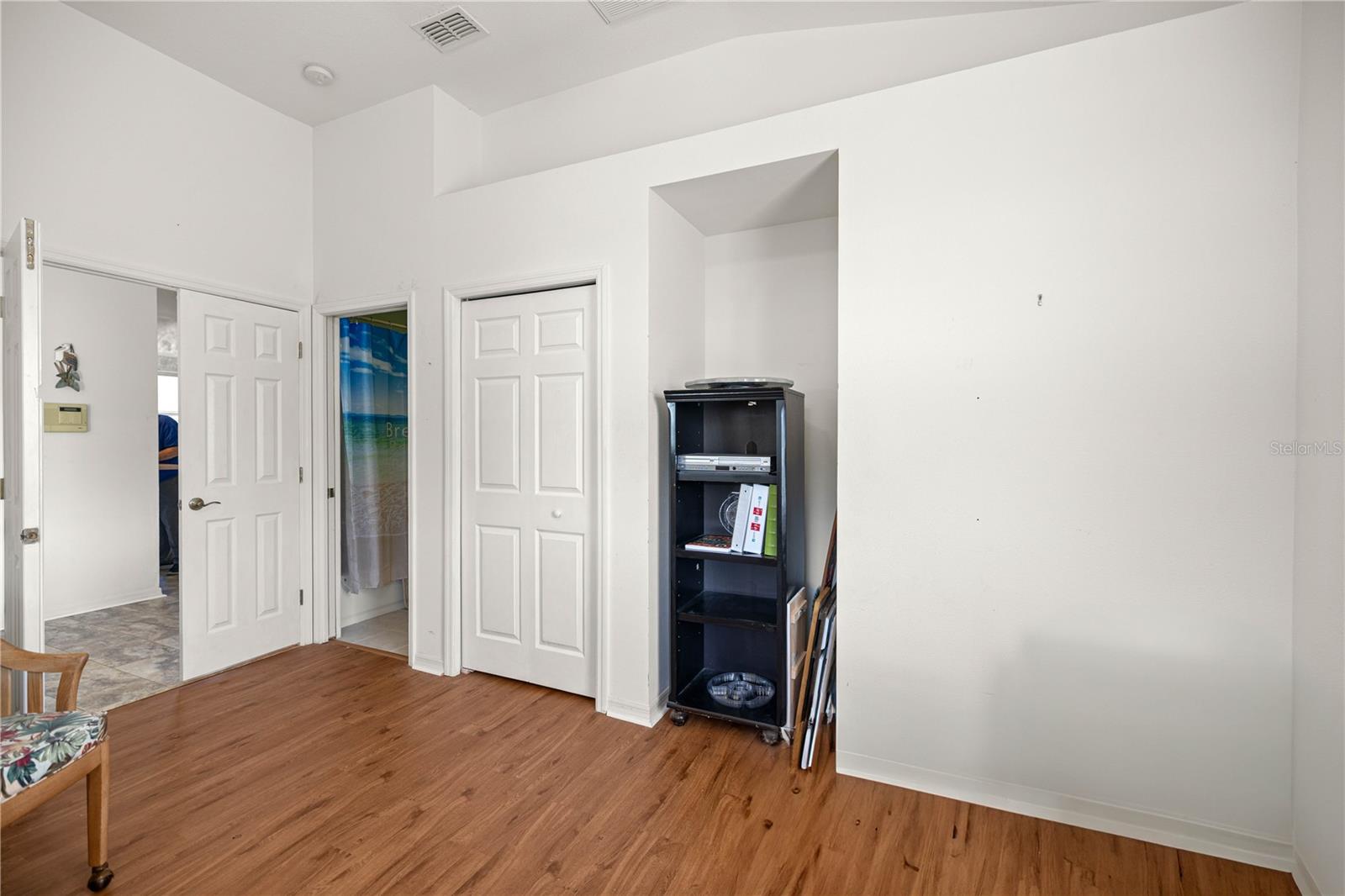 BRENTWOOD VILLAS 04 - Residential