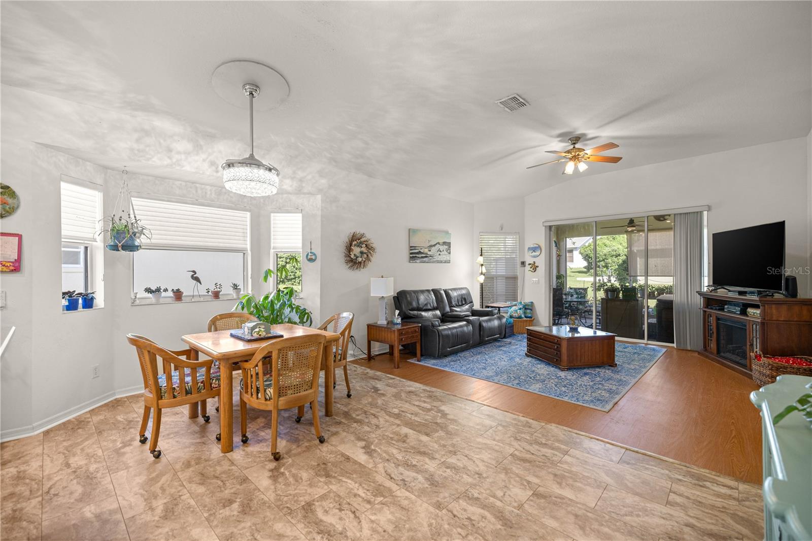 BRENTWOOD VILLAS 04 - Residential