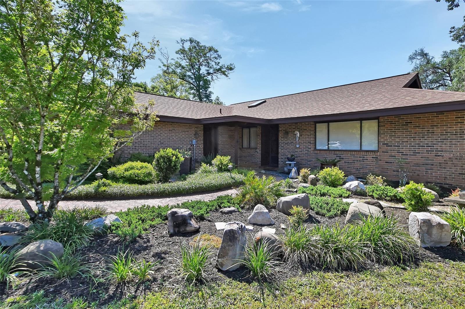 1105 BURGOYNE ROAD