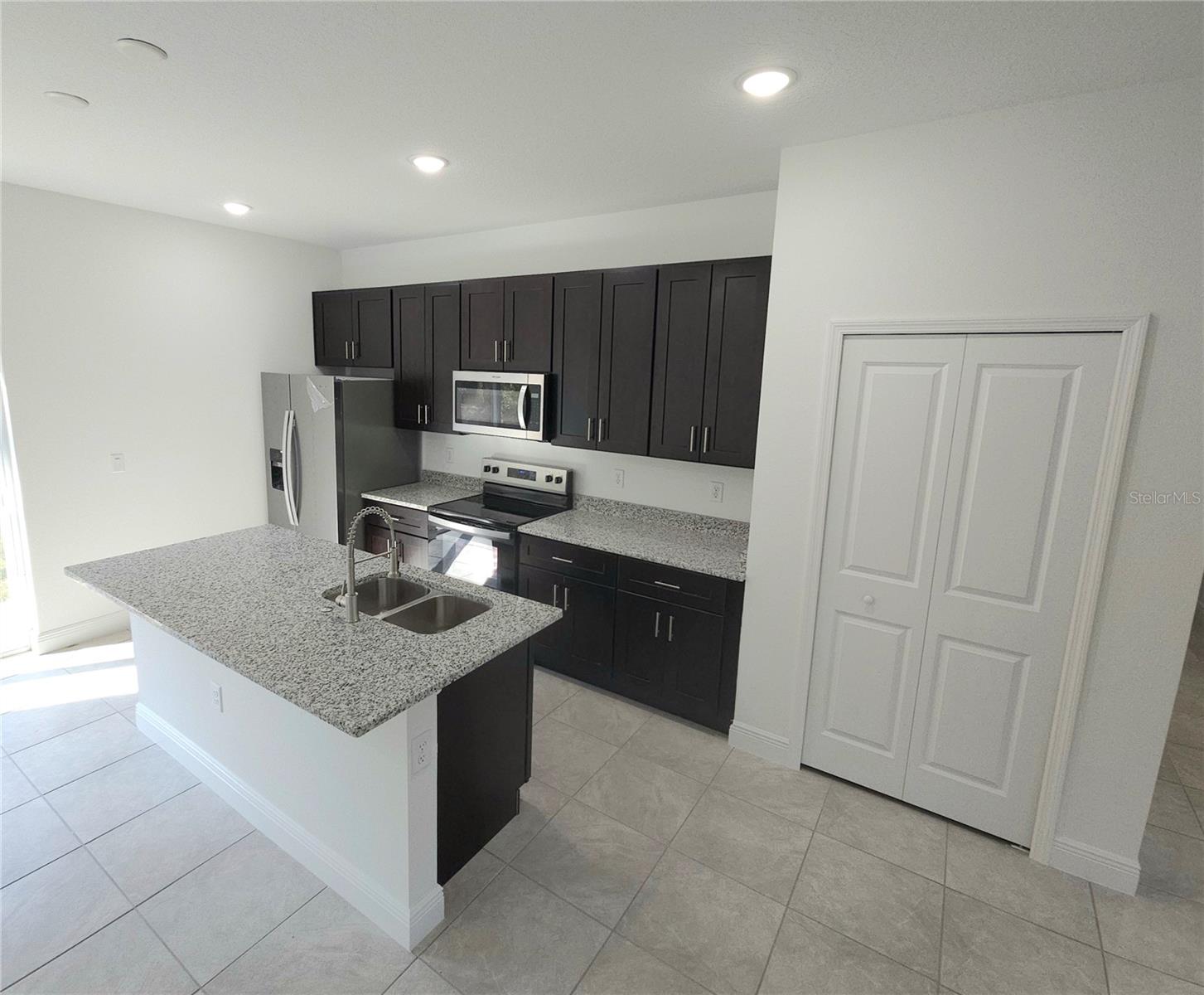 CITRUS SPGS UNIT 16 - Residential Lease