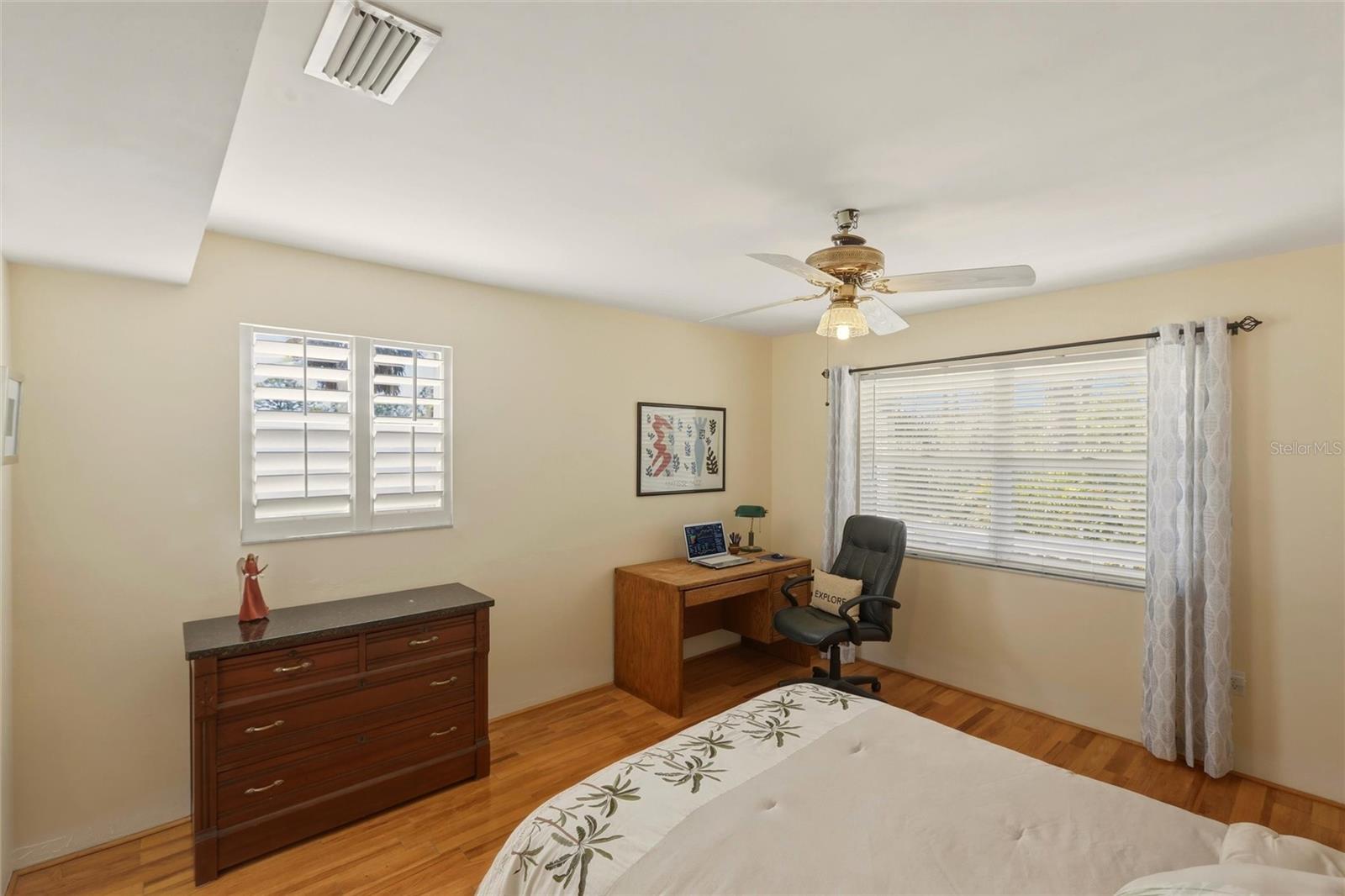 SOUTH VENICE UNIT 06 - Residential