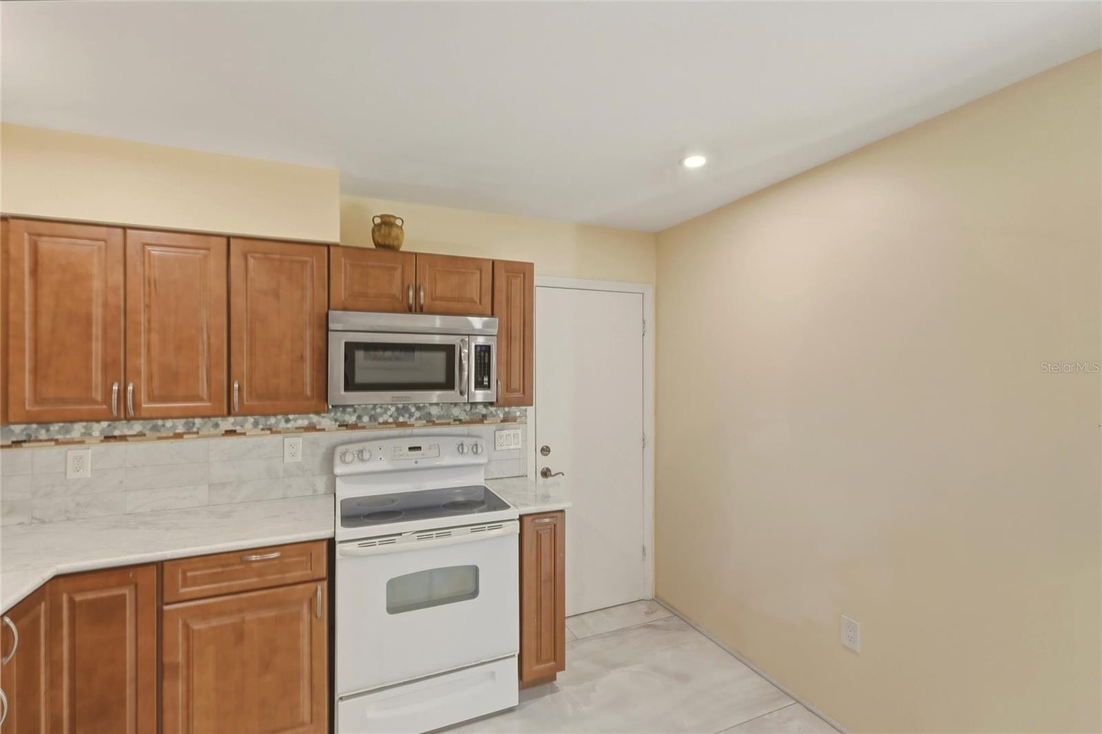 SOUTH VENICE UNIT 06 - Residential