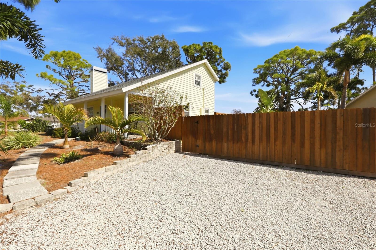 SOUTH VENICE UNIT 06 - Residential