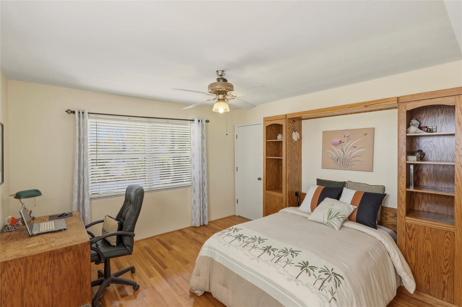 SOUTH VENICE UNIT 06 - Residential