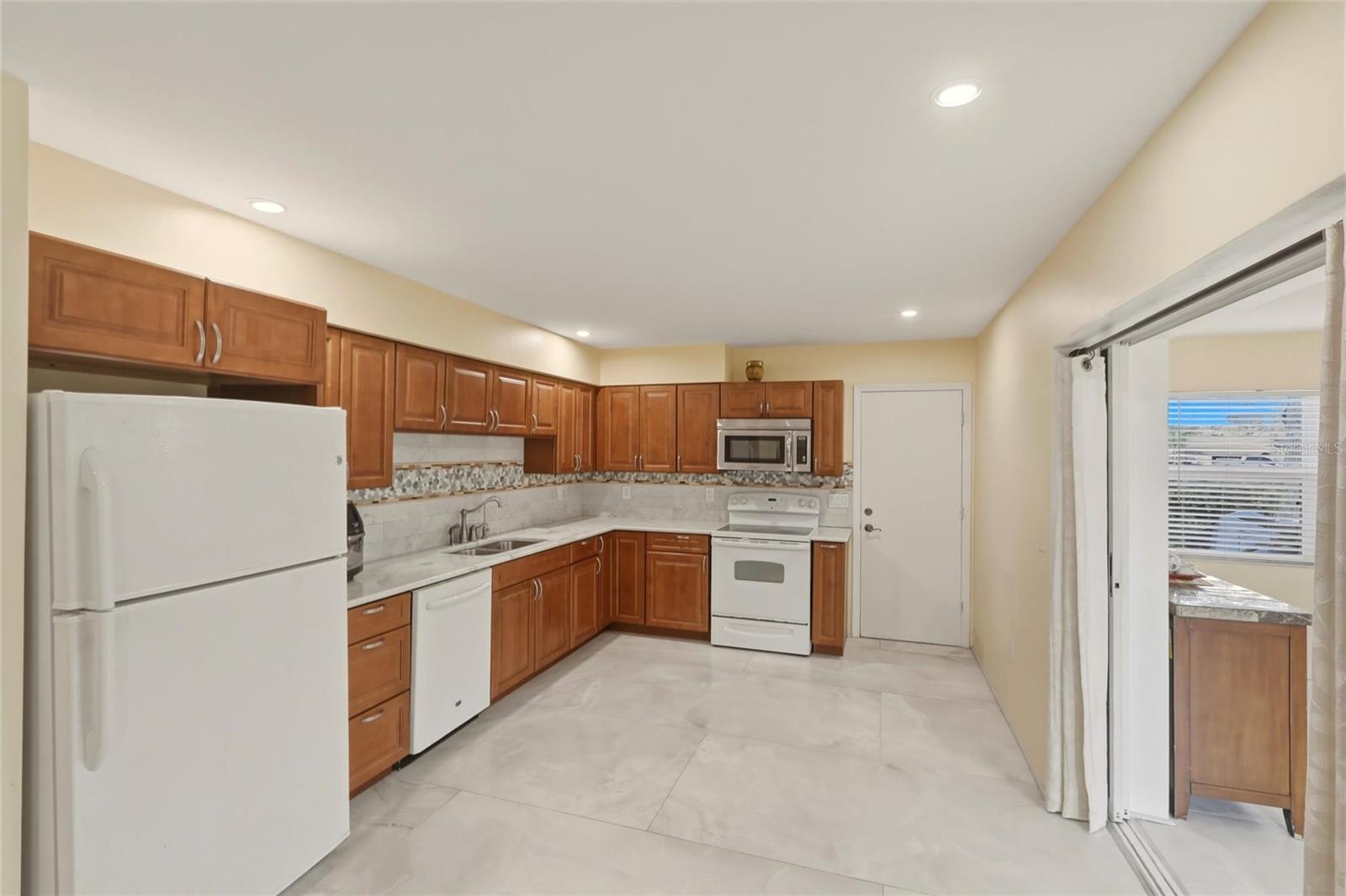 SOUTH VENICE UNIT 06 - Residential