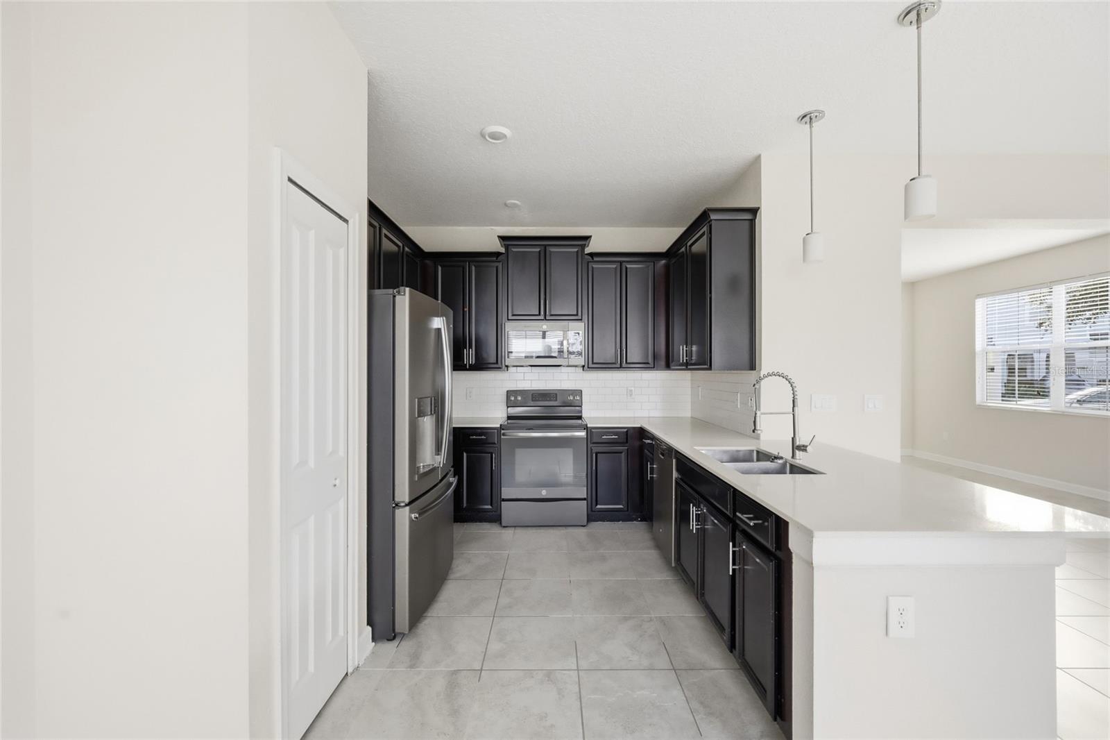 STOREY LAKE TR K - Residential Lease