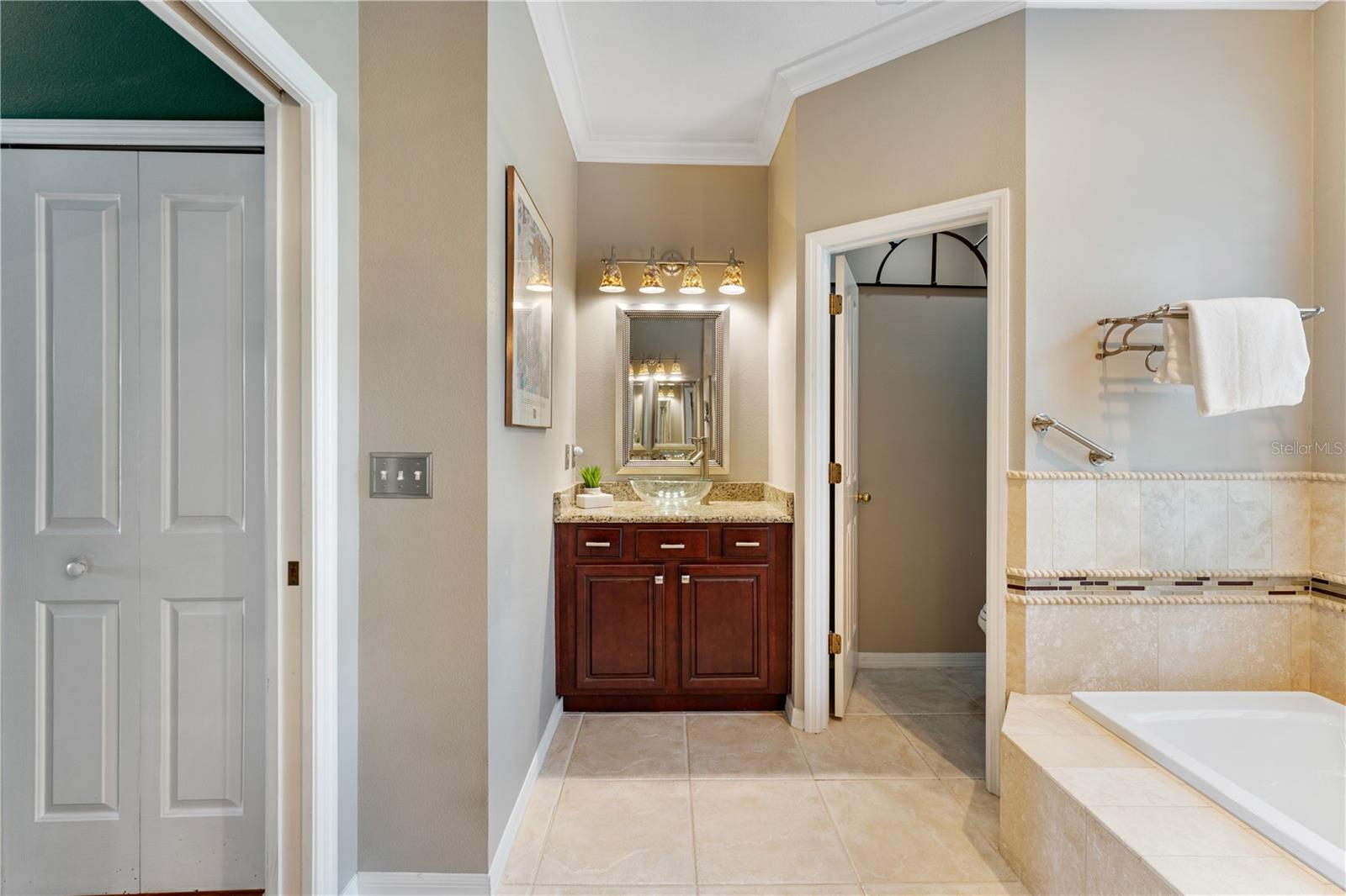 HUNTER'S GREEN, HUNTERS GREEN - Residential