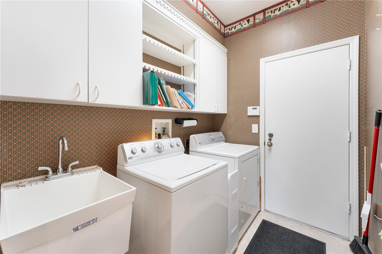 HUNTER'S GREEN, HUNTERS GREEN - Residential