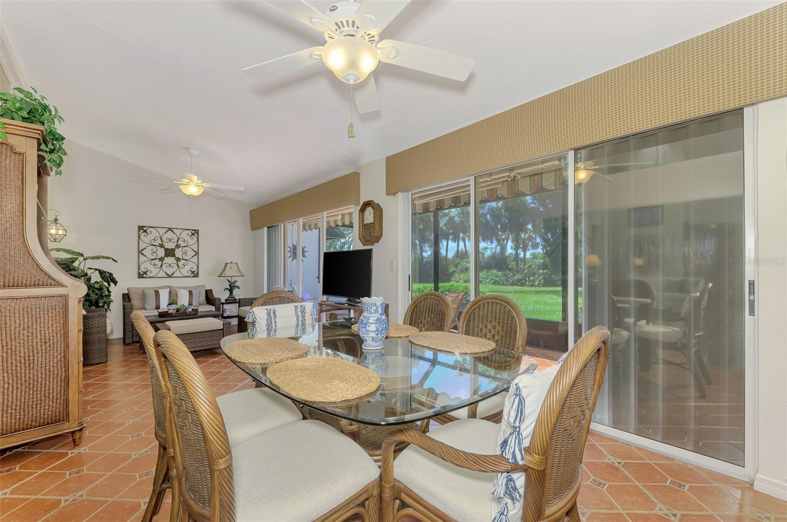 BRIDLE OAKS - Residential