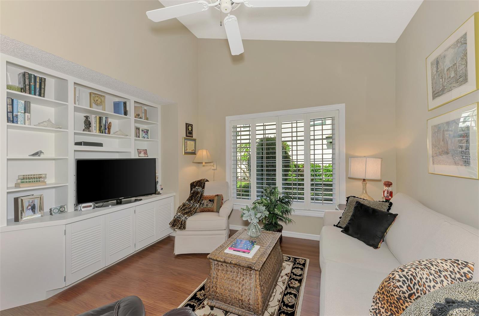 BRIDLE OAKS - Residential
