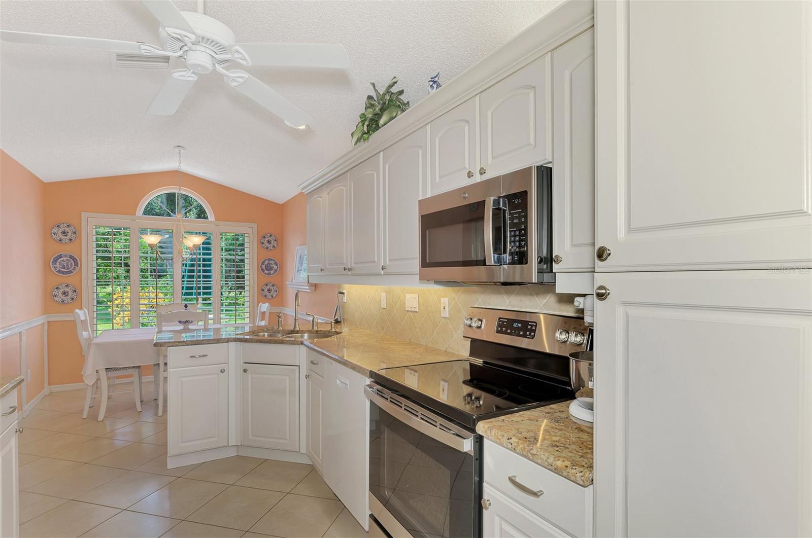 BRIDLE OAKS - Residential