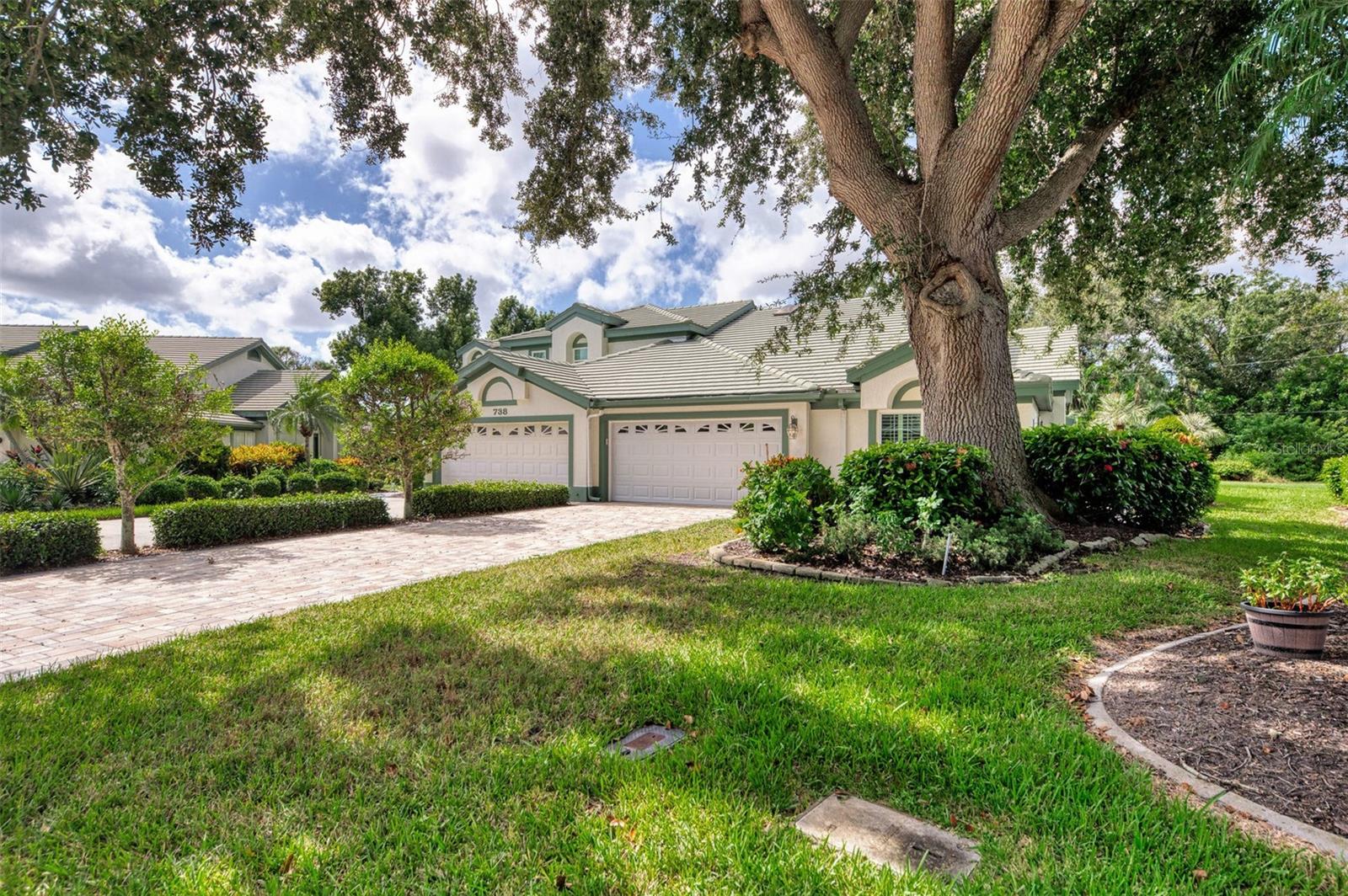 BRIDLE OAKS - Residential