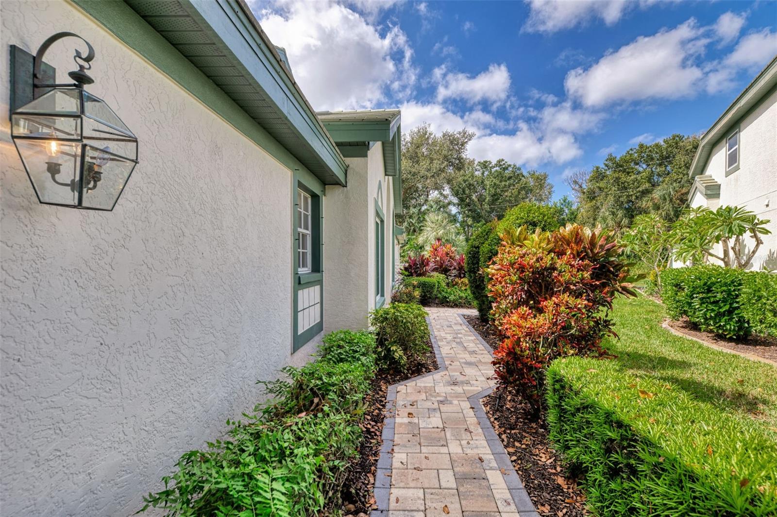 BRIDLE OAKS - Residential