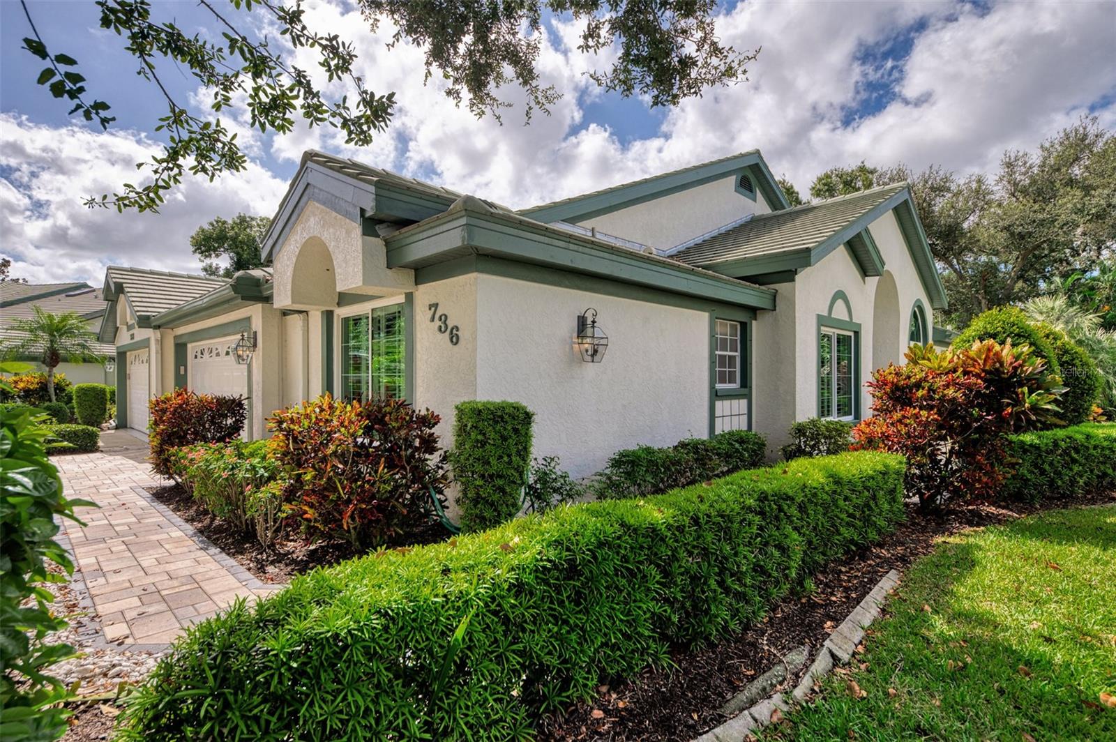BRIDLE OAKS - Residential
