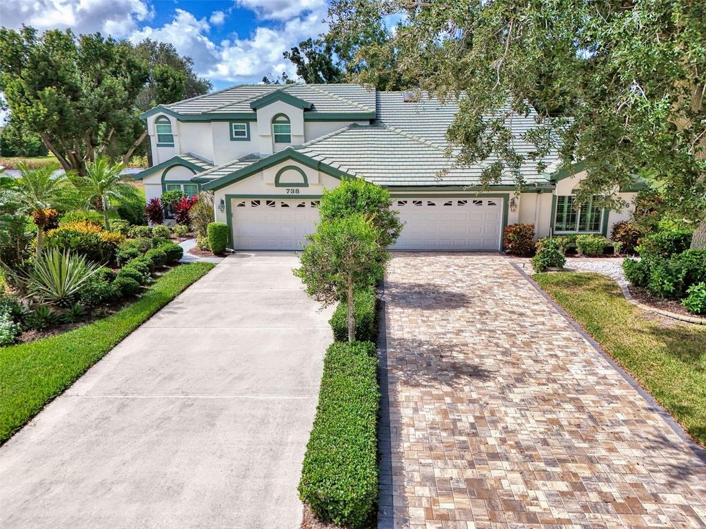 Photo of 736 Connemara Court, Venice, FL 34292 (MLS # N6140966)