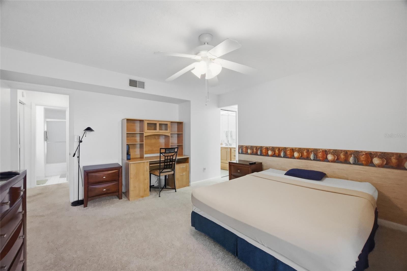 LAKESIDE VILLAGE 01 CONDO - Residential