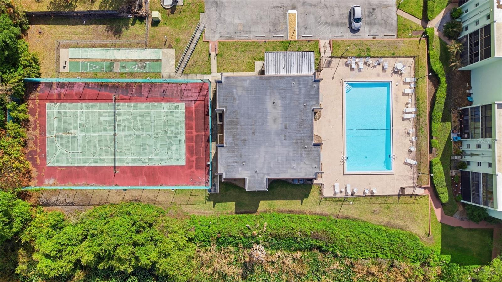 LAKESIDE VILLAGE 01 CONDO - Residential