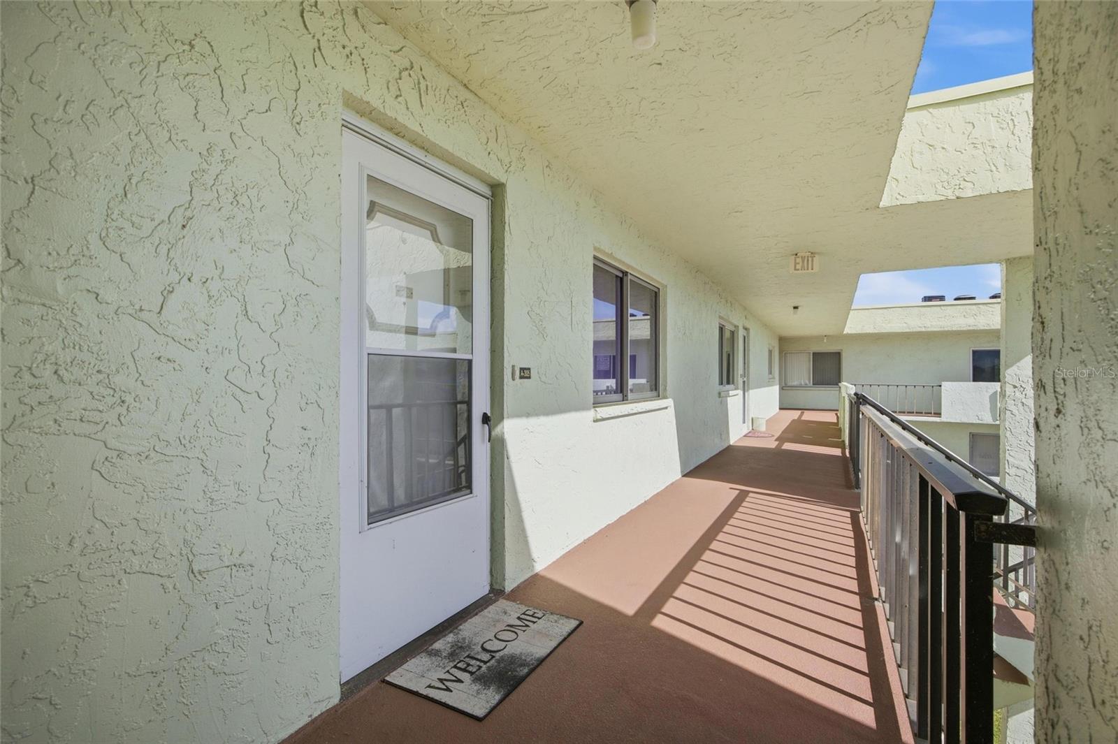 LAKESIDE VILLAGE 01 CONDO - Residential