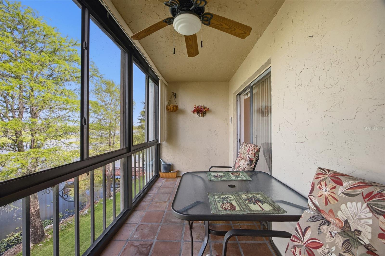 LAKESIDE VILLAGE 01 CONDO - Residential